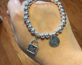 925 sterling silver lock smile face charm stretch bracelet, bracelet silver lock, bracelet smile face en argent, bracelet perle argent
