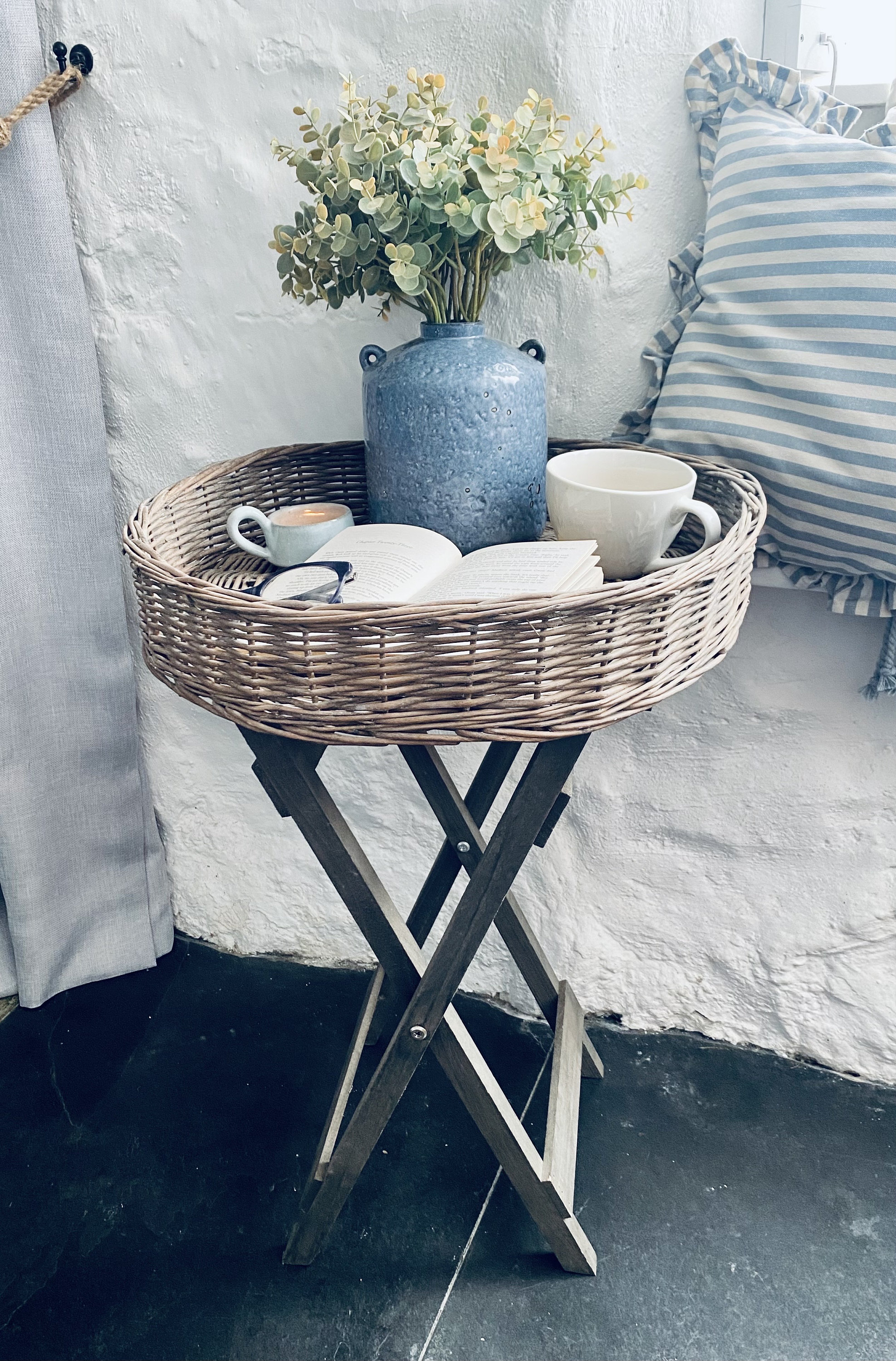 Grey wicker tray table deals
