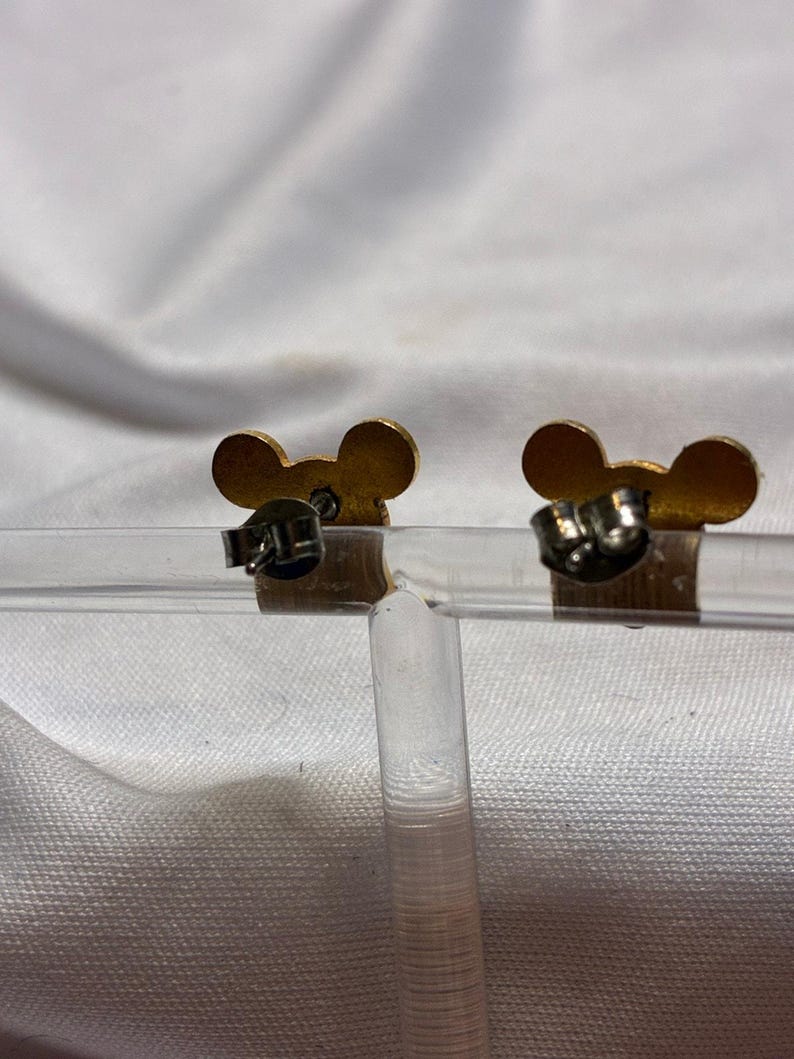 Pendientes de botón de esmalte dorado con diseño de Mickey Mouse de Disney, años 70 y 80. imagen 3
