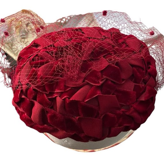 Red velvet lace and grosgrain vintage fascinator - image 4