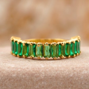 Emerald Baguette Eternity Band, Baguette Ring, Eternity Ring, Gold Minimalist Ring, Simple Diamond Ring, Sterling Silver Ring, Gift for Her