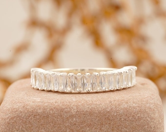 14K Solid Gold Vertical Baguette Wedding Ring, Vertical Baguette Cut Wedding Band, Half-Eternity Stackable Moissanite Ring For Women