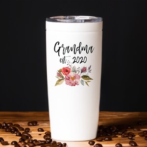 Personalized New Grandma Tumbler, Promoted To Grandma Travel Mug, Grandma Est 2025 Gift, Pregnancy Announcement Gift For New Grandma