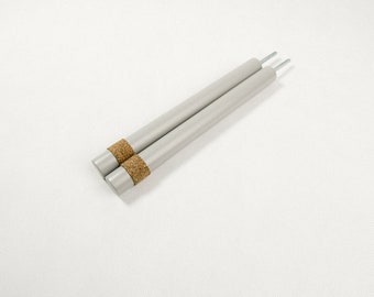 STOOK - gancho de madera para bicicletas / almacenamiento de bicicletas / colgador de bicicletas / colgador de pared para bicicletas / clavijas de madera para bicicletas / portabicicletas (GRIS)