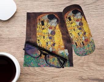 Eyeglass Case with Klimt&#39;s &quot;The Kiss&quot; Artwork, Unique Gift for Readers and Art Enthusiasts