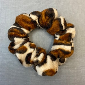 Chouchou Camille in velvet leopard pattern