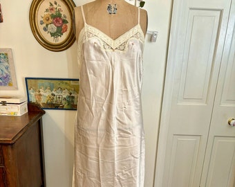 1950s Barbizon vintage maxi slip nightgown lace cream pink rose embellishments lingerie