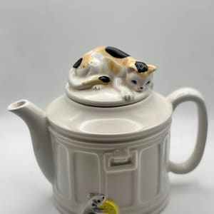 Takahashi San Francisco Teapot - Etsy