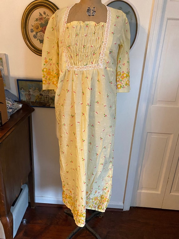 Vintage Topwear Italian Style pale yellow nightgo… - image 1