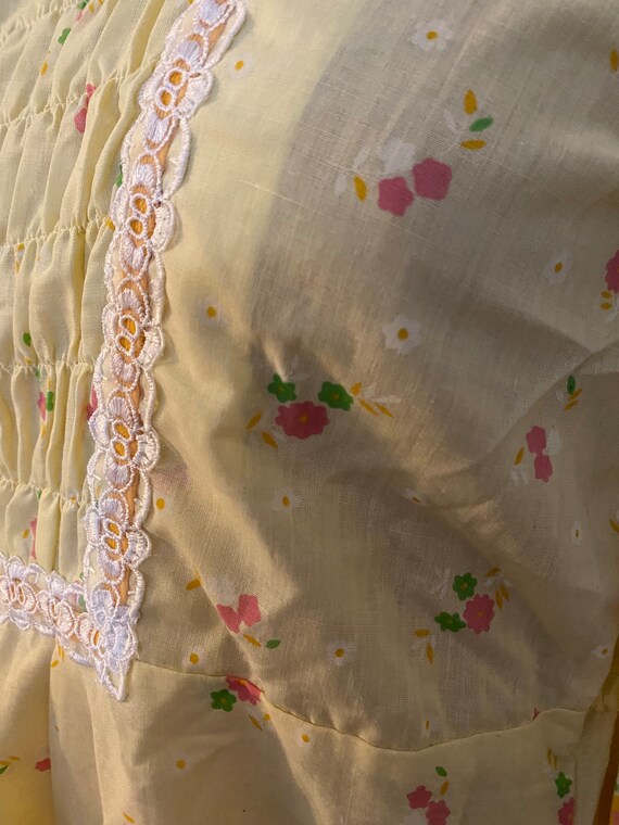 Vintage Topwear Italian Style pale yellow nightgo… - image 4