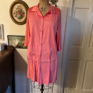 Vintage 80s nylon blend Vanity Fair pink salmon button up housecoat robe housedress duster mumu lacework sz Small/ 38 nap dress