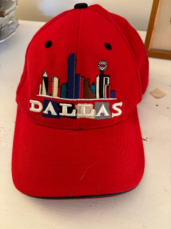 Vintage Dallas, TX red trucker cap trucker hat bas