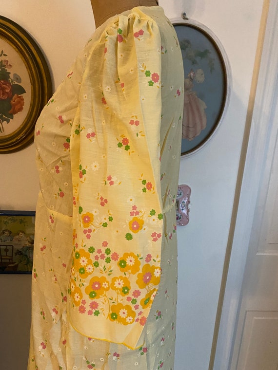 Vintage Topwear Italian Style pale yellow nightgo… - image 6
