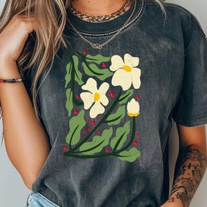 Boho Wildflower Shirt, Retro Flower Shirt, Floral Shirt, Cottagecore Wild Flower Shirt, Gift For Mom shirt, bff gifts, Mothers Day gift
