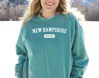 Comfort Colors crewneck sweatshirt, New Hampshire sweatshirts for women,ski sweatshirt, cozy winter sweatshirt,gift for her,cute sweatshirts