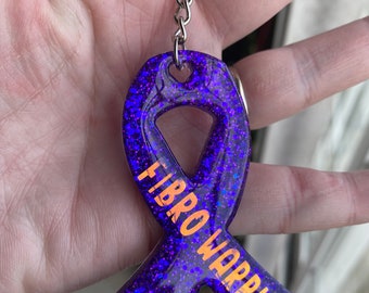 Llavero de cinta de conciencia de fibromialgia - Holográfico púrpura