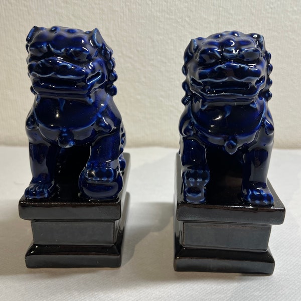 Paar Marine Foo Dogs beeldjes | Tempelwachter | Handgemaakt interieur | Chinese Foo Dogs | Stijlvol artikel | Witte of blauwe Foo Dogs