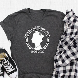 Queen Elizabeth II Shirt, Queen Elizabeth Shirt, Queen Shirt, Queen&#39;s Crown Shirt, Queen&#39;s Elizabeth Platinum Jubilee Shirt, British Shirt