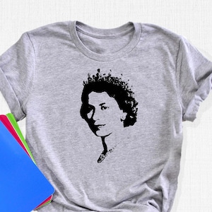 Queen Elizabeth Shirt, Queen Elizabeth II Shirt, Queen Shirt, Queen&#39;s Crown Shirt, Queen&#39;s Elizabeth Platinum Jubilee Shirt