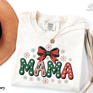 Comfort Colors Retro Christmas Mama Shirt, Cute Groovy Holiday Mom Tee, Xmas Bow Mother Gift, Vintage Xmas Style Tee, Retro Mama Shirt