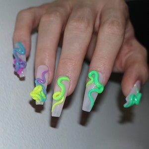 FROGGO colorful 3D Press On Nails | 3D swirl nails | Colorful Glue On Nails | Reusable Stick On Nails | Custom Fake Nails | Instant Nails