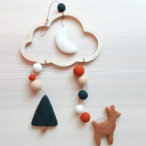 Sustainable mobile in felted wool Fir/Doe/Moon, natural wall decoration for children&#39;s room, birth gift, Christmas decoration