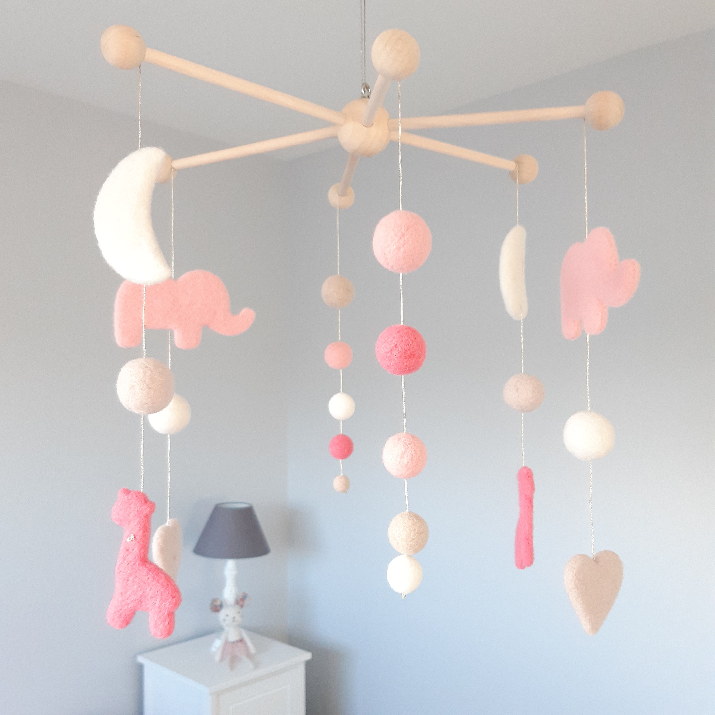 Mobile en Laine Feutrée Lunes/Éléphants/Girafes/Coeurs