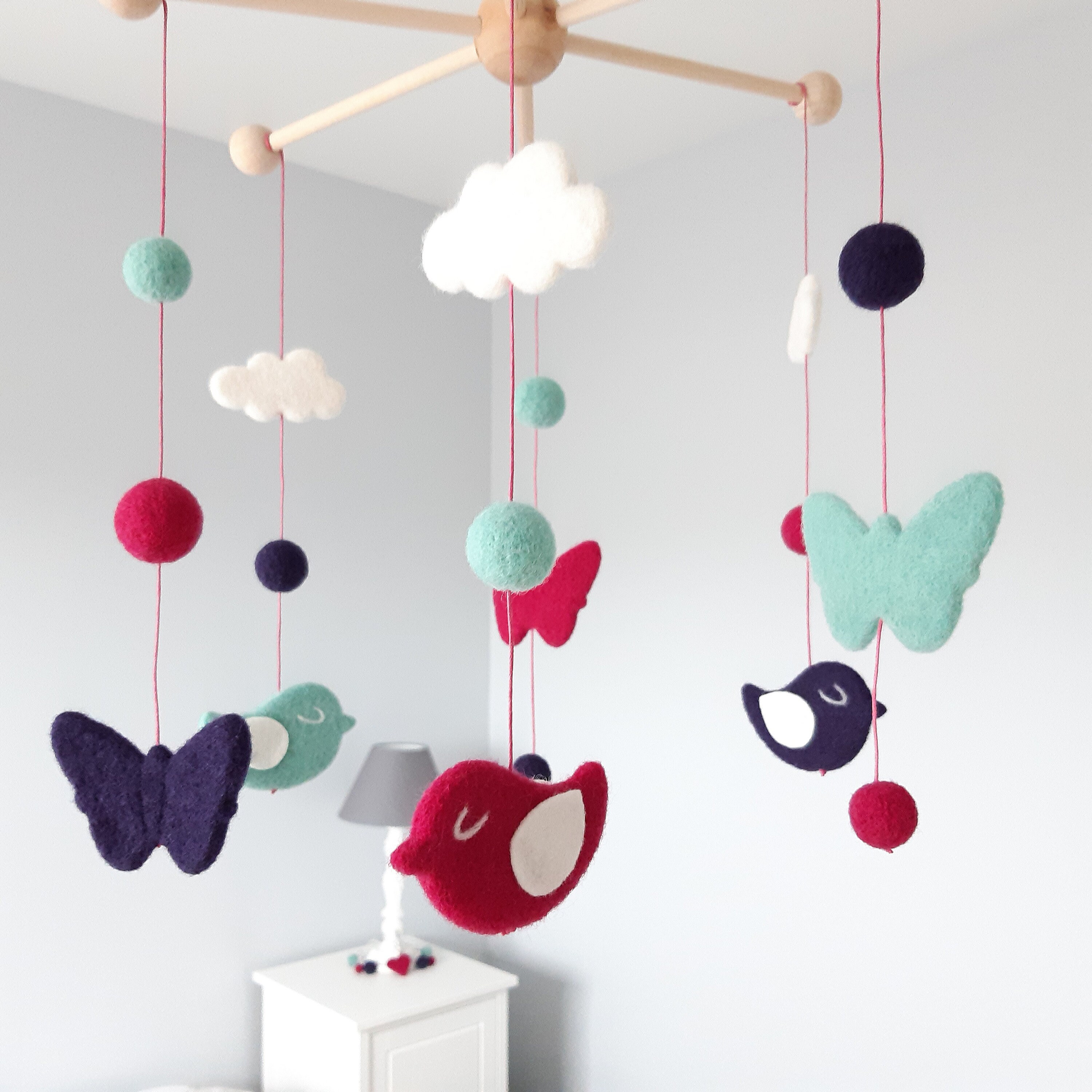Mobile en Laine Feutrée Oiseaux /Nuages/Papillons