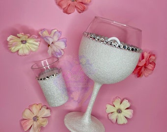 Glitter Wine Glass, Wedding decoration, White wine glass, red wine glass, Anniversary bling glitter wine glass. Custom gift for under 10