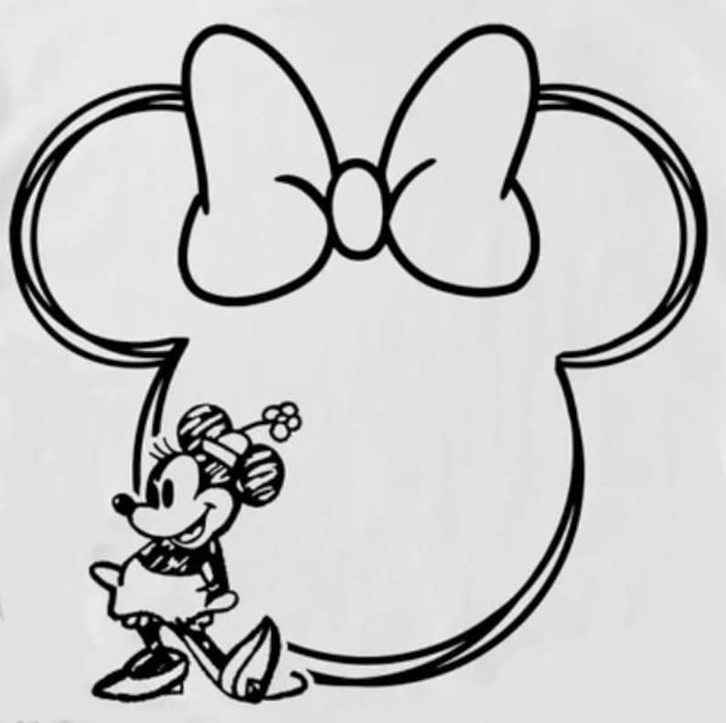 Op de afbeelding: Zwart-witte lijntekening van een cartoon muizenkop met een grote strik erboven. Een kleinere cartoonmuis staat links van de kop.