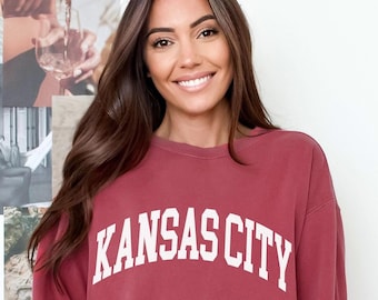 Comfort Colors® Kansas City Sweatshirt Faded Vintage Style Garment-Dyed Kansas City Crewneck Premium Unisex Kansas City Sweatshirt