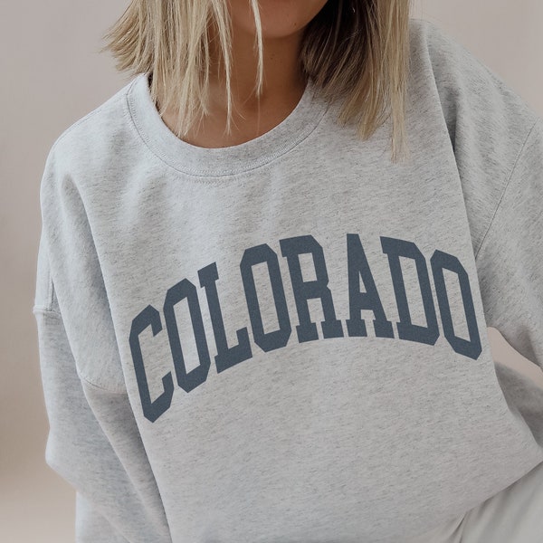 Colorado Sweatshirt Faded Vintage Aesthetic Ski Colorado Crewneck Trendy Varsity Style Minimalist Unisex Colorado Sweatshirt