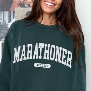 MARATHONER Comfort Colors® Sweatshirt Gift for Marathon runner Marathon shirt Unisex Premium Marathon Finisher Sweatshirt