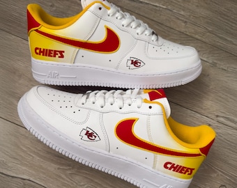 彼へのカスタムエアフォース1 カンザスシティ・チーフスギフト | ナイキカスタムシューズ KC | ハンドペイントカスタムスニーカー | パーソナライズギフト