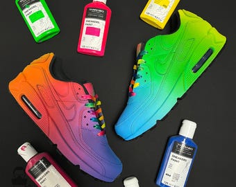 Aangepaste Air Max 90 Rainbow-sneakers | Aangepaste Nike schoenen voor haar | Gepersonaliseerde cadeaus voor hem | Handgeschilderd met airbrushkunst