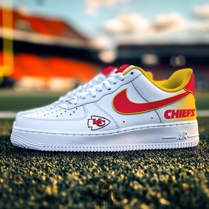 スニーカー　デザイン　洋書　靴　シューズ　Sneakers Shoes カスタム ウィードカスタムスニーカーエアフォース1、手描きのスニーカー