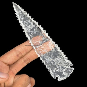 Clear Crystal Glass Arrowhead - Throne’s Edge Style - 6 Inch - Elegant Decorative Piece - Mystical Home Decor - Gift for Collectors