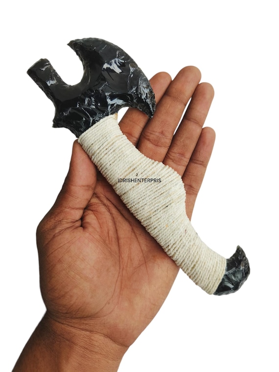 手彫りの黒曜石製バイキング斧、フリント加工のホームデコレーション