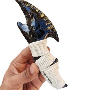 Hacha de obsidiana con hilo blanco, hacha tallada a mano, decoración del hogar, daga de obsidiana, pedernal tallado a mano, hacha vikinga de 6 pulgadas.