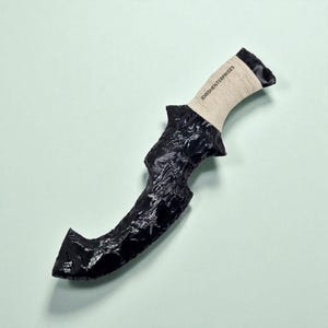Large Obsidian Knife With Thread Handle – 11&quot; Handmade Volcanic Glass Blade – Ritual Tool,Collector’s Piece,Survival Knife,Gift For Hunters.