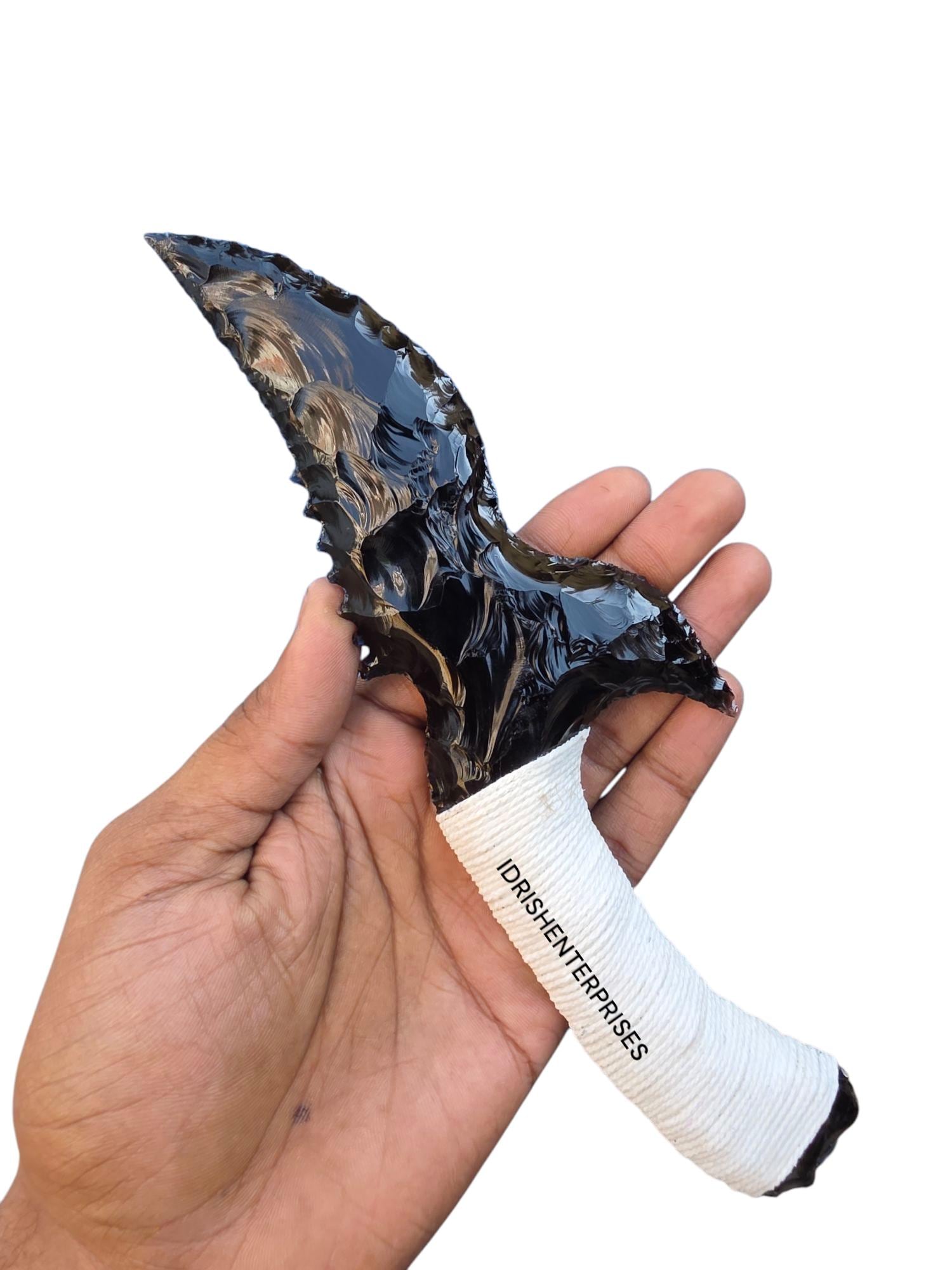 彫刻された黒曜石のアタメ、白糸の溶岩刃ナイフ、バイキングの短剣