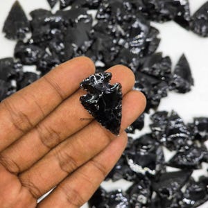 Bulk Handcrafted Natural Obsidian Arrowheads | 1&quot; to 1.5&quot; Inches | Flint Knapping Supply,Jewelry Making, Craft,Primitive Decor,Collection.
