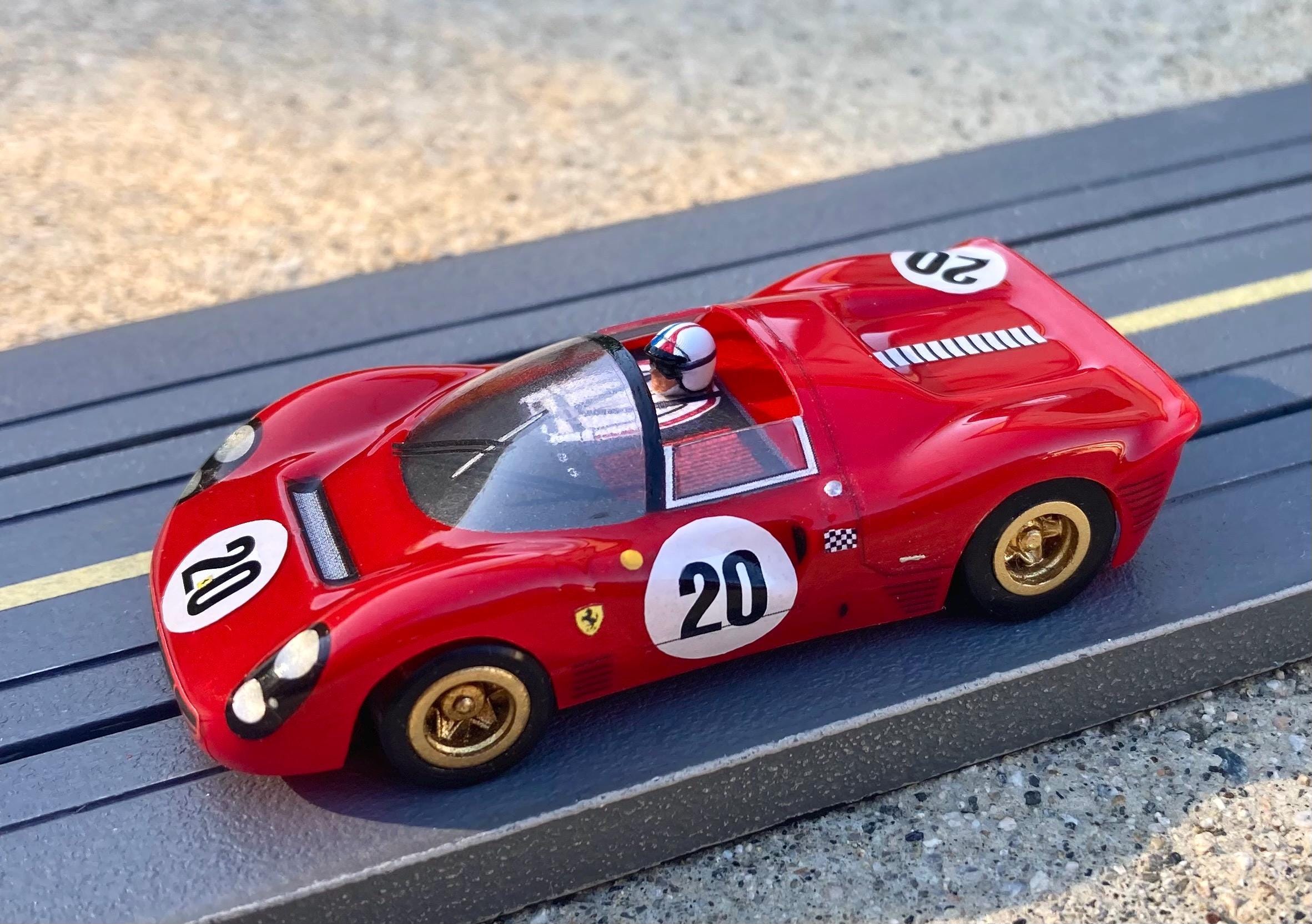 Ferrari 330 P4 ミニカー レッド ミニカー 1/24 フェラーリ 330 P4