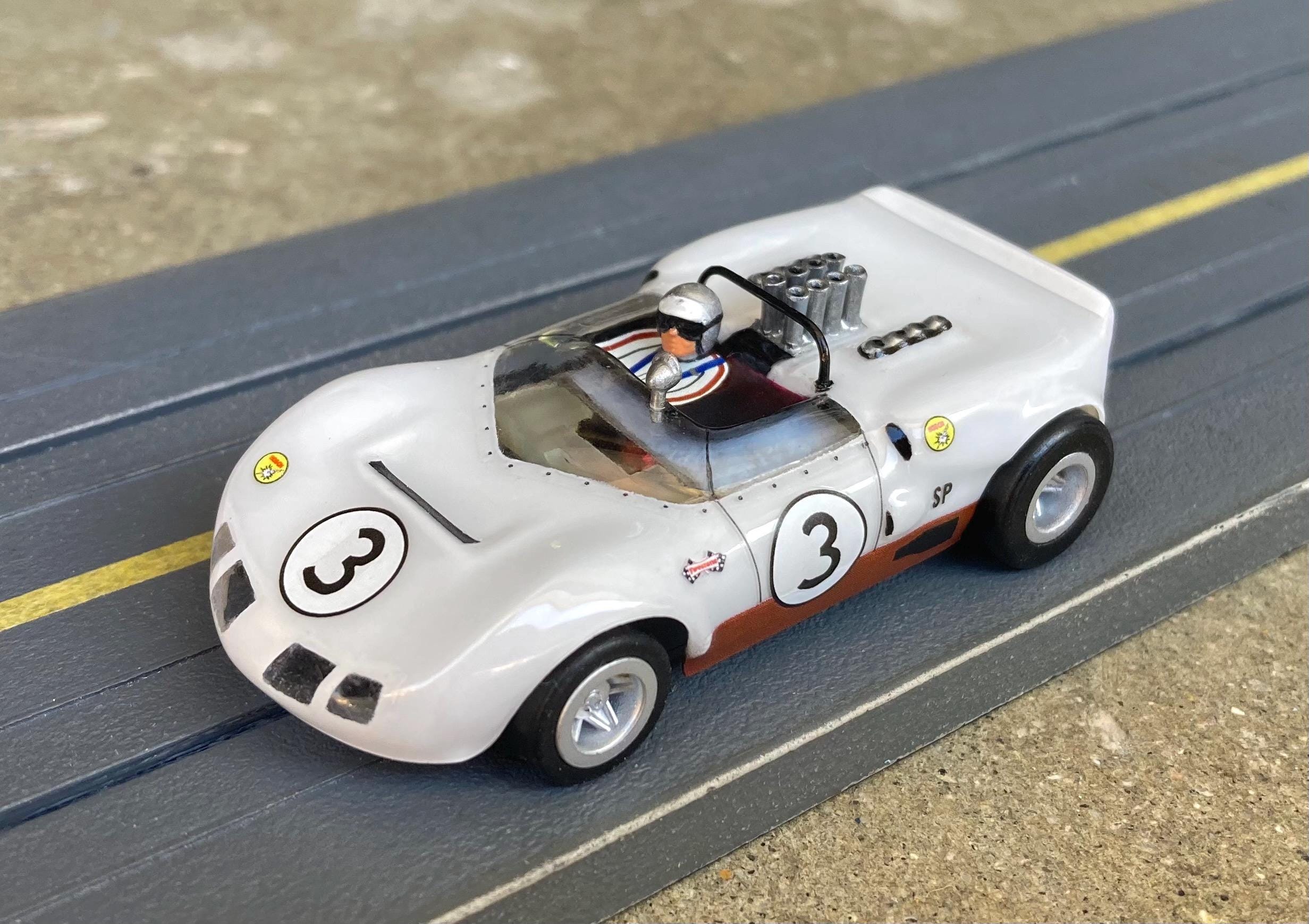 Chaparral 2、BHRカスタムボディHOスロットカー、アーティストサイン