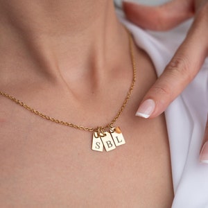 Collier initial HARA, pendentif lettre en or personnalisé, bijoux gravés, collier porte-nom, collier pour maman, cadeau collier personnalisé