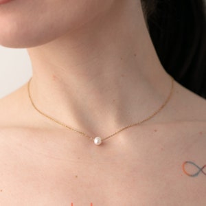 OCEAN Single Minimalist Pearl Necklace, Freshwater Pearl Pendant, Floating Gold Pearl Drop Necklace, Dainty Simple Necklace, Bridesmaid Gift