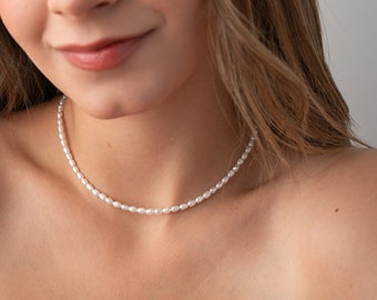 SCARLETTE Collier ras de cou avec perles véritables, collier de perles d'eau douce pour femme, collier de perles de 3-4 mm pour homme, perles de riz, cadeau pour elle