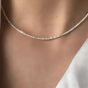 ADELE Silberne Glitzerkette, Glitzerkette, Gold schimmernde Halskette, minimalistische Halskette, zarte Halskette, Geschenk für Sie
