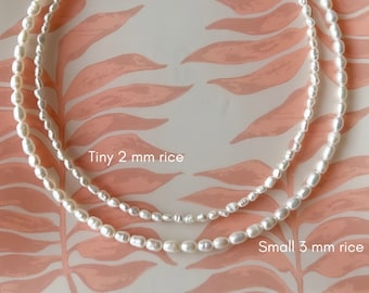 Collier de petites perles de riz TINA femme, collier de perles d'eau douce, petit collier de perles, collier ras de cou en perles fines, collier minimaliste en or