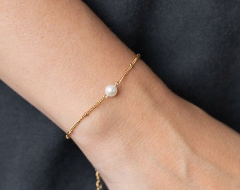 MAUI Minimalist Single Pearl Bracelet, Gold Natural Freshwater Pearl Beaded Bracelet, Silver Simple Bracelet, Gift for Her, Bridesmaid Gift